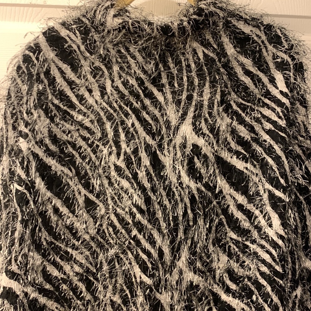 Mlle Gabrielle Tunic Blk/Why Zebra Print-Fuzzy Po… - image 7